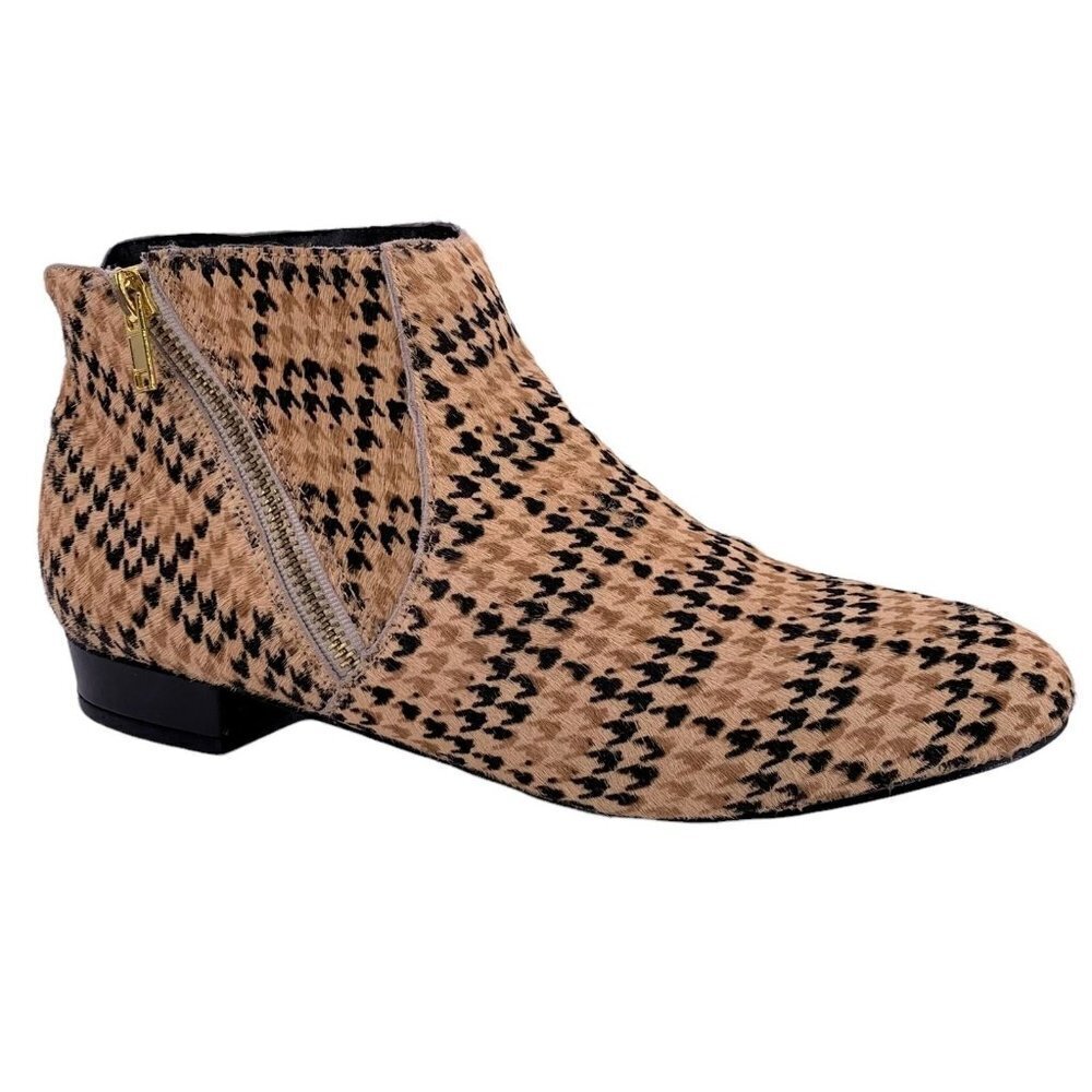 NEW Very Volatile Tan Houndstooth Check Calf Hair Booties Size 9 Chelsea Boots